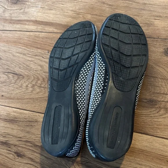 Adrienne Vittadini Black and White Patterned Flats - Picture 4 of 4
